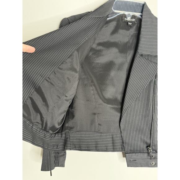 Bebe Women's Jacket Sz 6 Moto Cropped Pinstripe Bikercore Grunge Goth - Picture 4 of 16